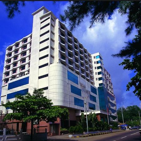 Yuzana Hotel Янгон Екстериор снимка