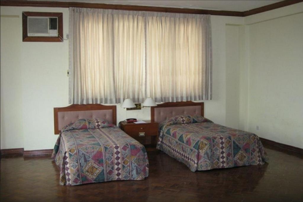 Yuzana Hotel Янгон Екстериор снимка