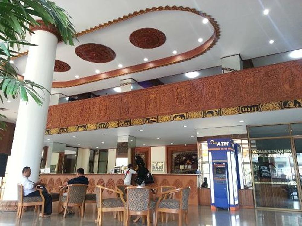 Yuzana Hotel Янгон Екстериор снимка