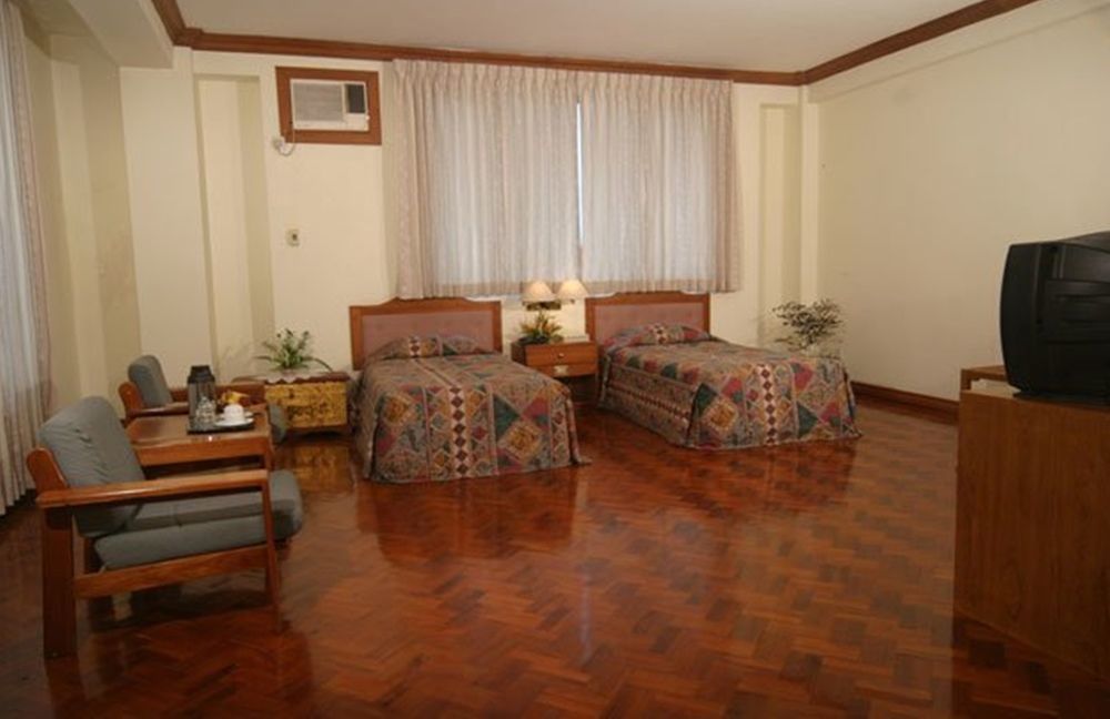 Yuzana Hotel Янгон Екстериор снимка